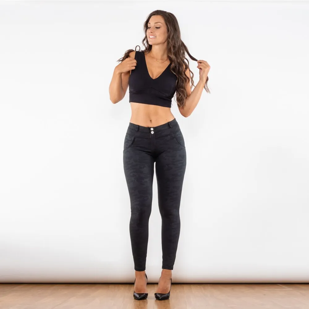 Black Camo Middle Waist Lifting Pants