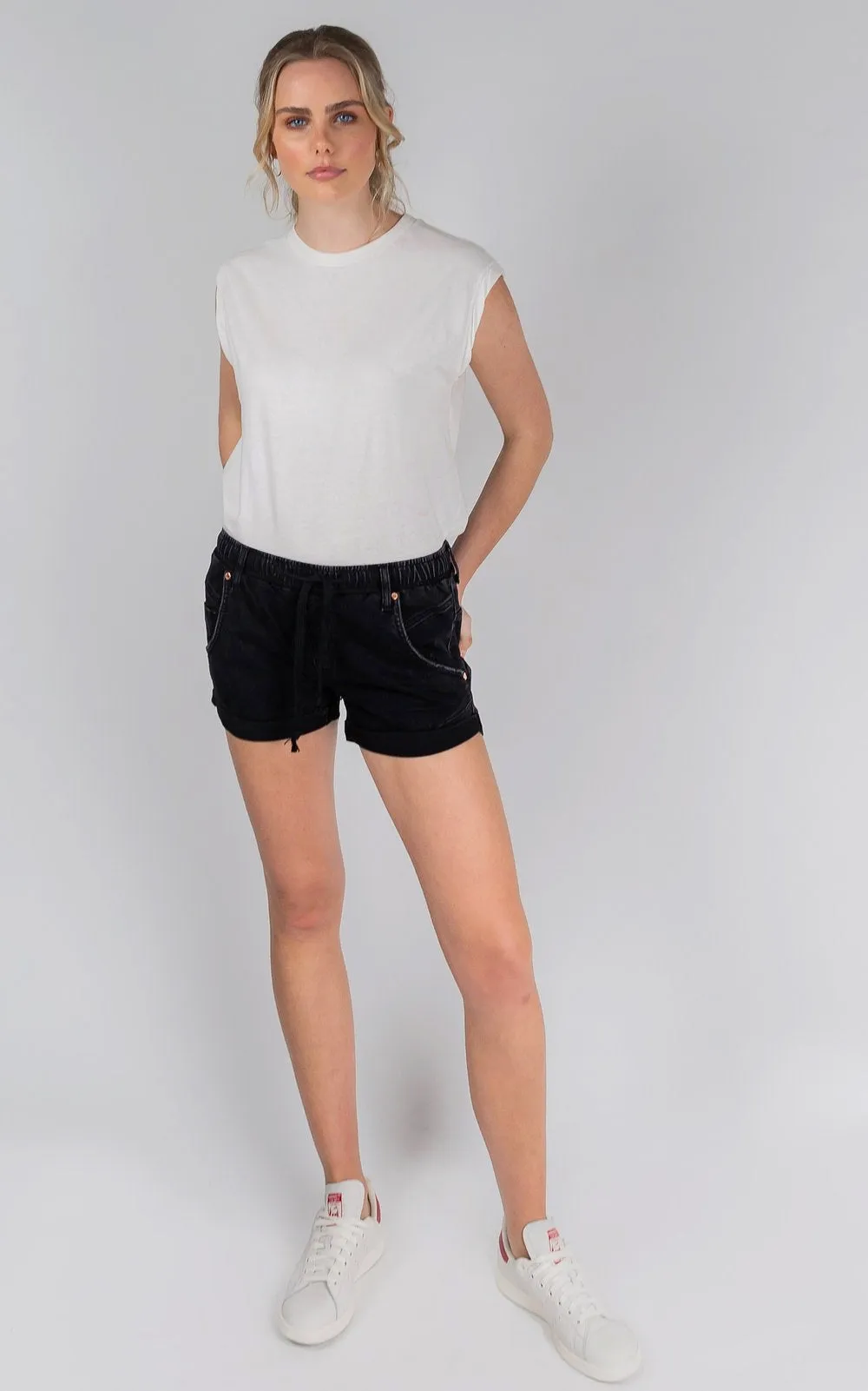 DRICOPER ACTIVE DENIM SHORTS IN BLACK SHEEP