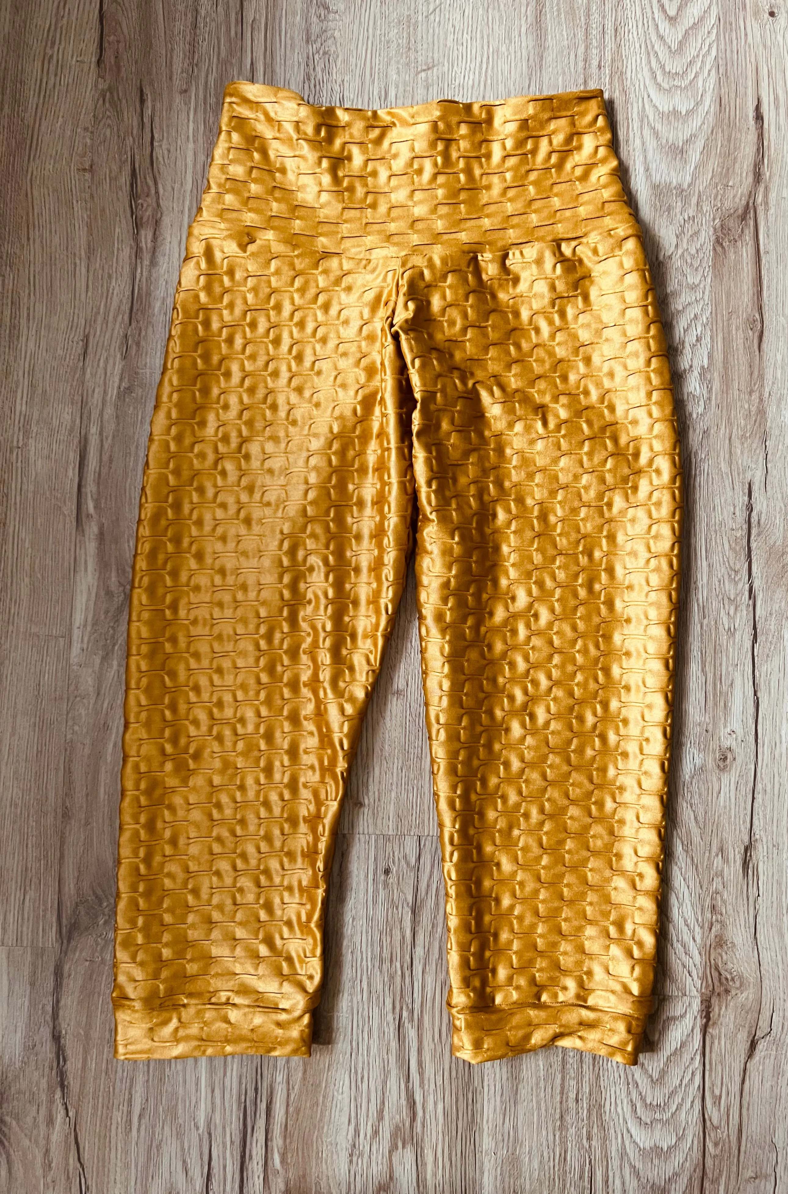 Metallic Honeycomb Capris