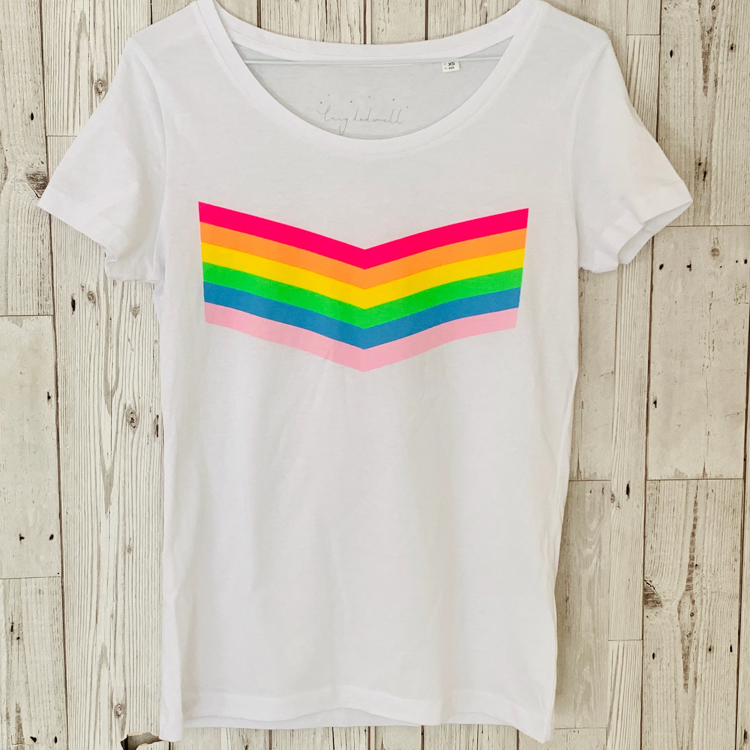 Neon rainbow chevron white tee