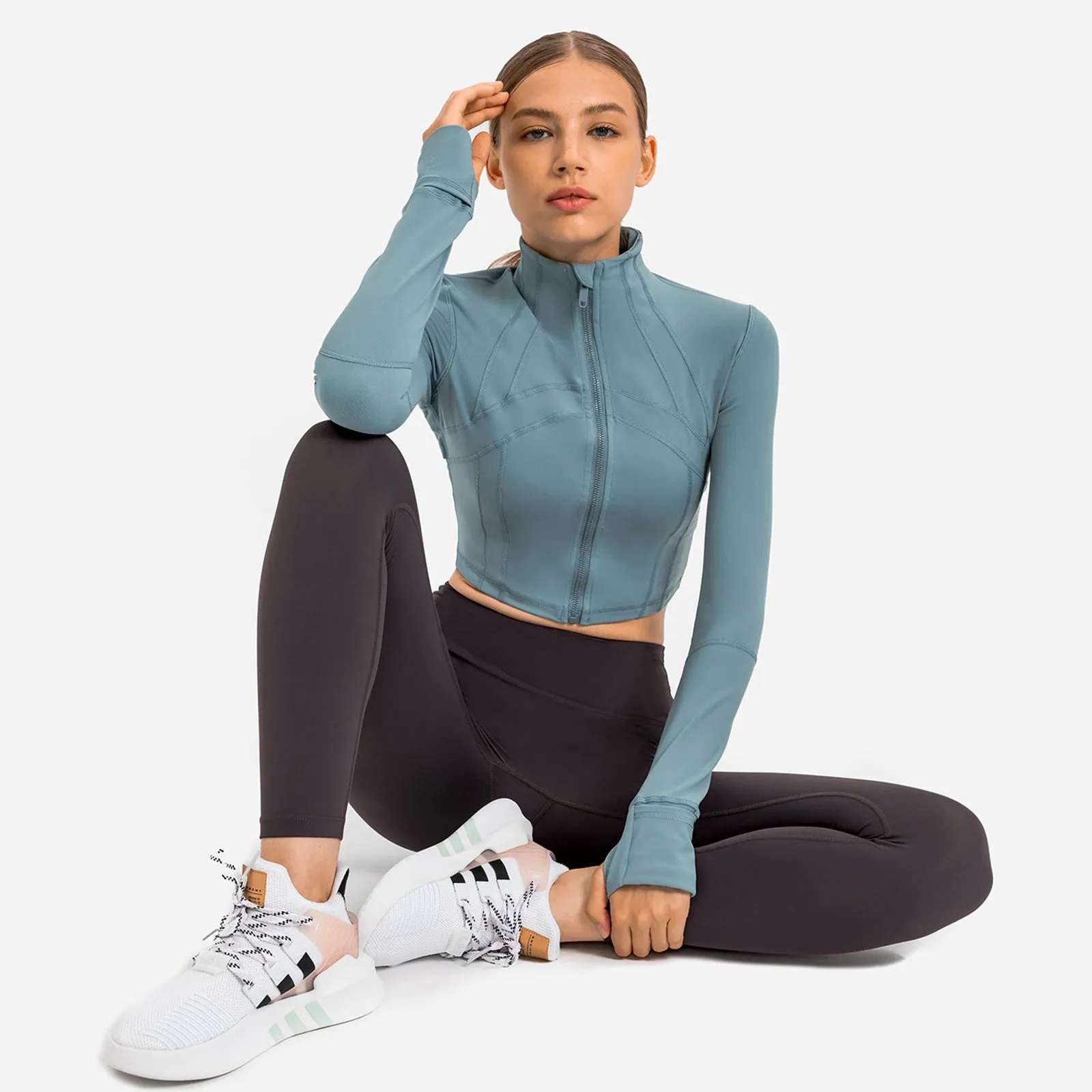 Seamless Flow Zip-Up Front Cropped Sports Top