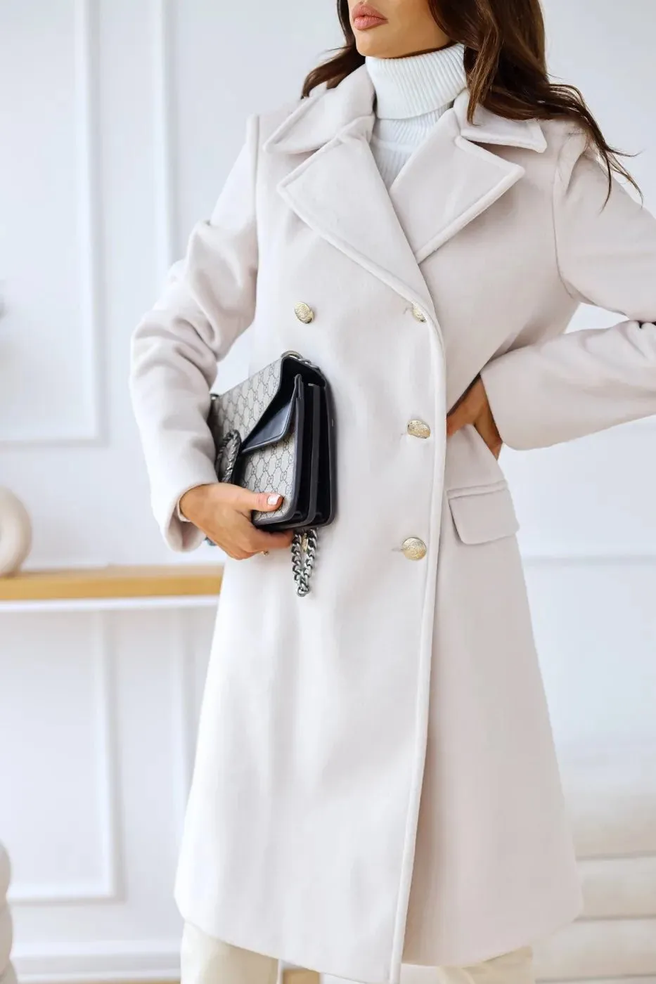 Stylish Wool Coat with Gold Button Detailing